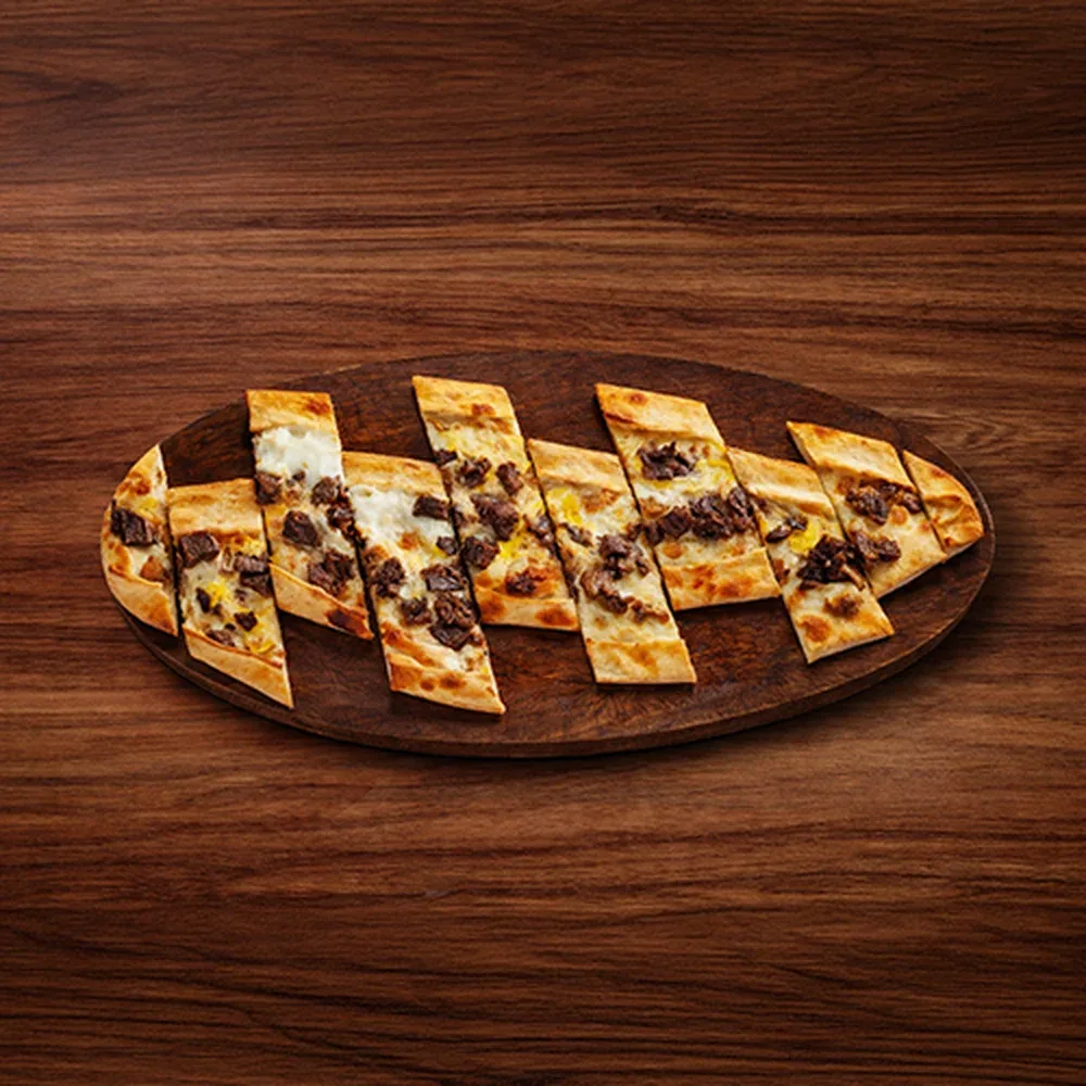 Kavurmali yumurtali pide